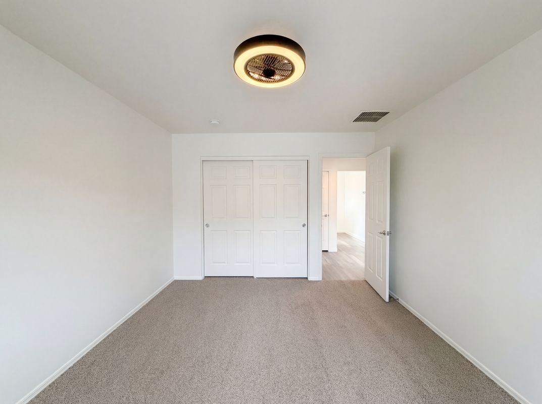 Photo 4 of 24 of 2739 N 73rd Dr, Phoenix, AZ