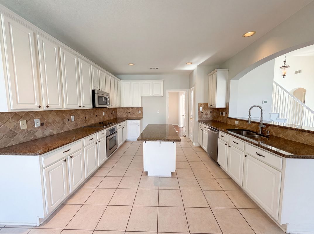 Photo 13 of 34 of 1412 Spring Ridge Ln, Flower Mound, TX