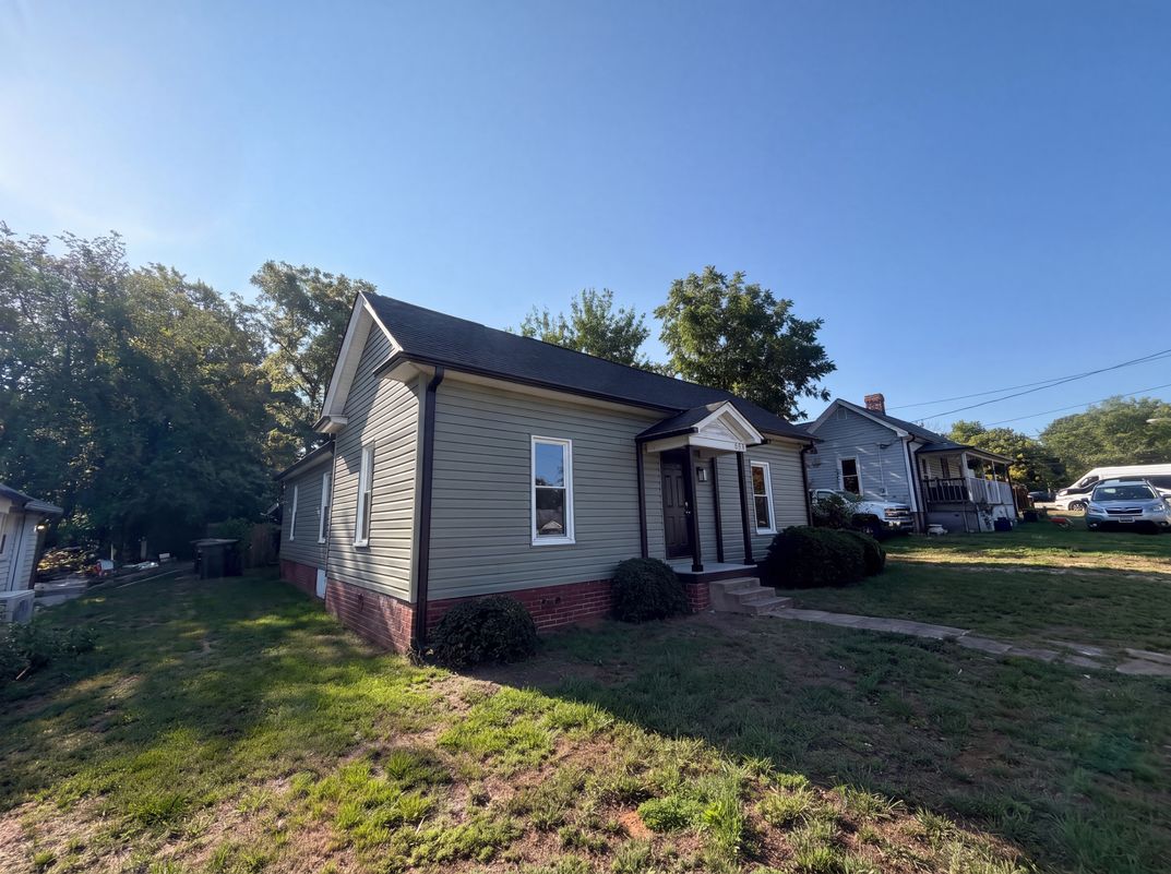 Photo 13 of 17 of 603 Cranbrook St, Greensboro, NC