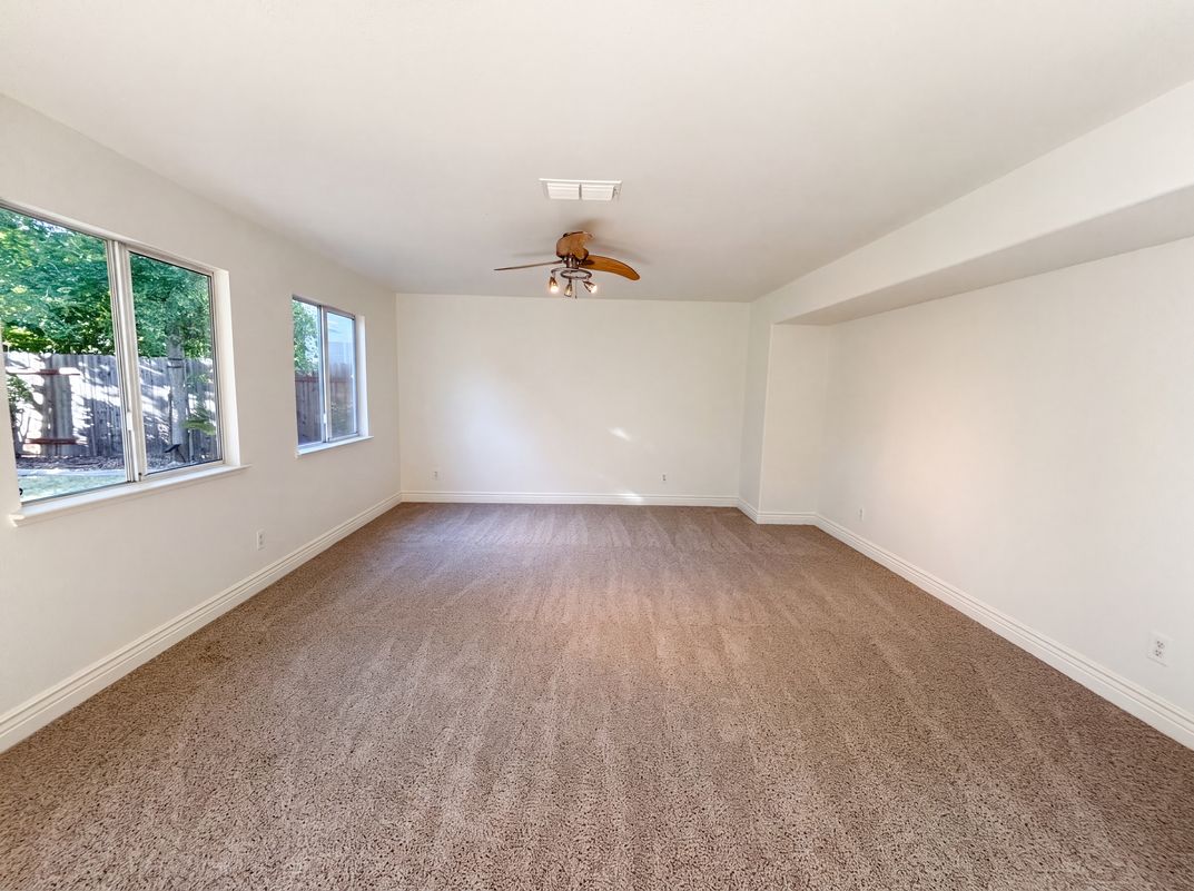 Photo 11 of 26 of 2152 Arnold Dr, Rocklin, CA