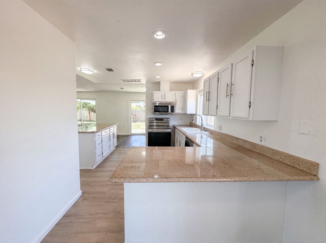 Photo 13 of 26 of 838 Dutra Ave, Rio Linda, CA
