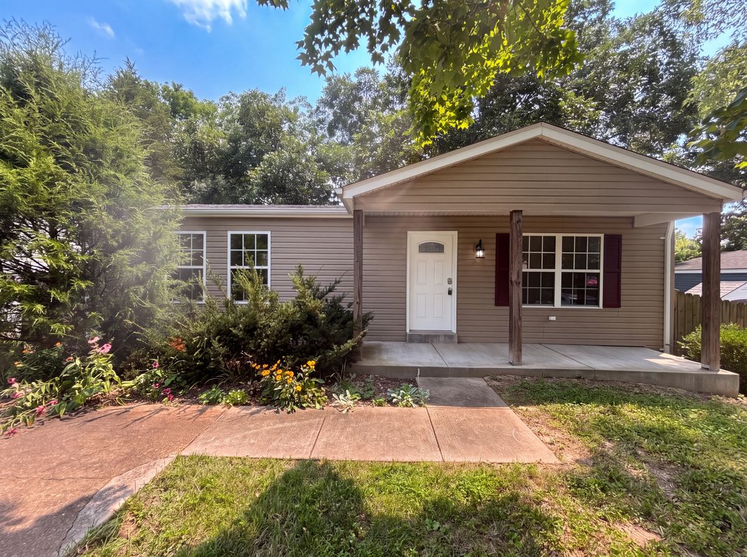 Photo 14 of 18 of 82 Cedar Ridge Dr, Pacific, MO