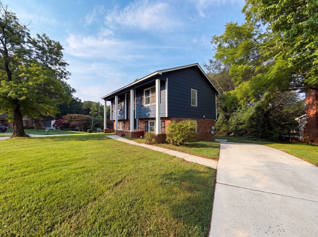 Photo 16 of 18 of 5601 Beaconsfield Rd, Charlotte, NC