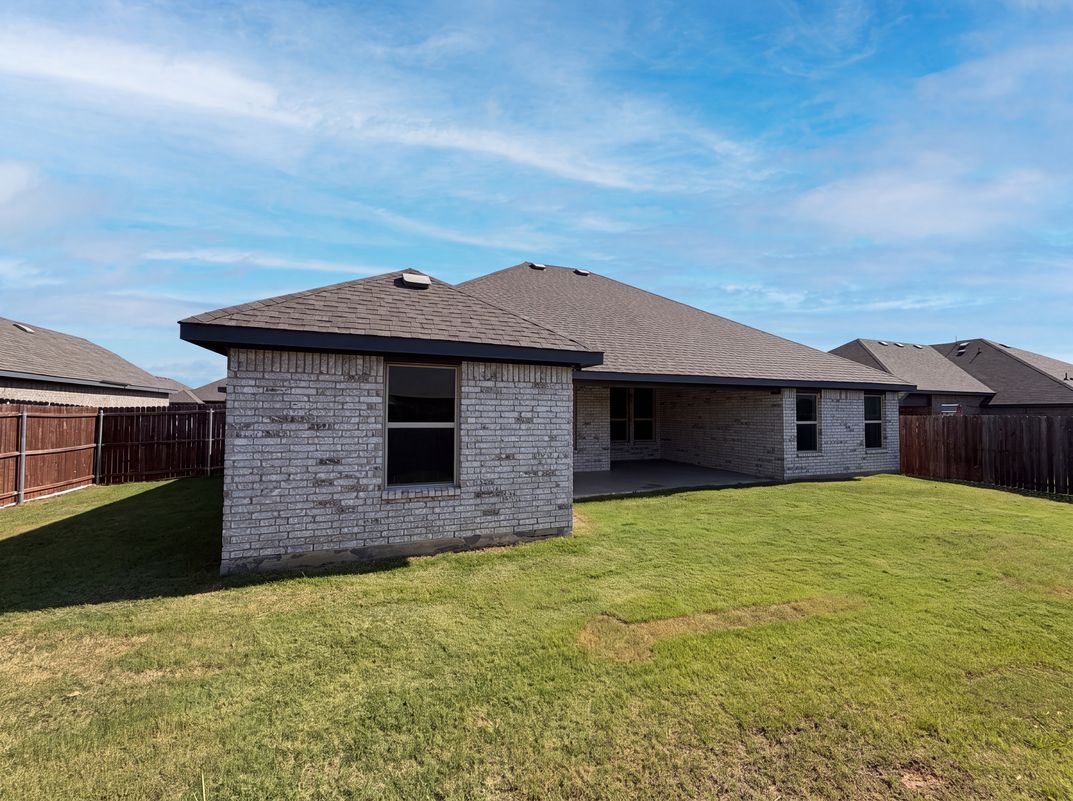 Photo 19 of 20 of 1530 Woodmere Dr, Krum, TX