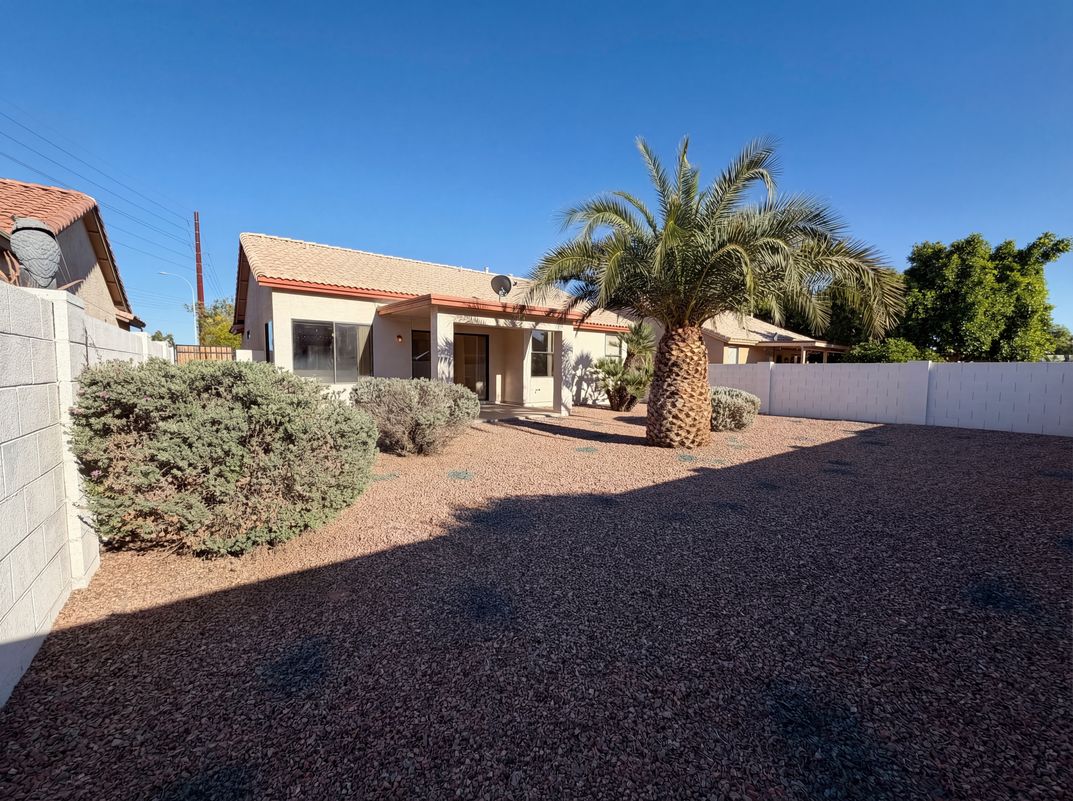 Photo 5 of 16 of 25210 S Wyoming Ave, Sun Lakes, AZ