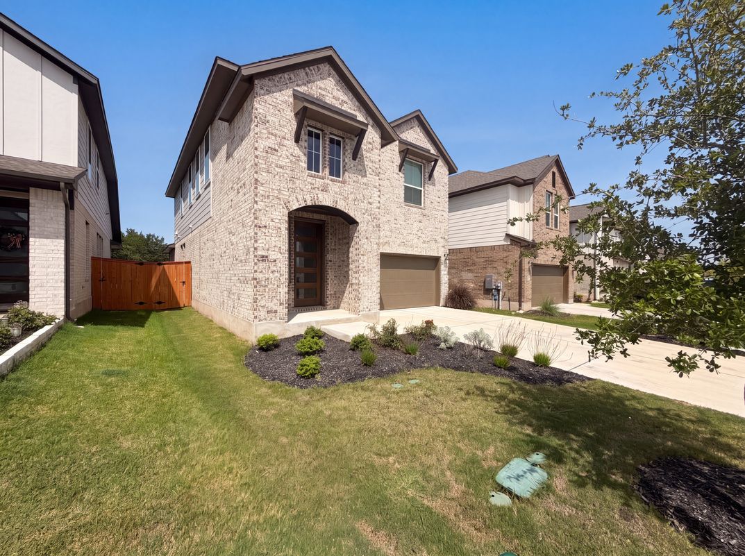 Photo 17 of 19 of 125 High Valley Dr, Liberty Hill, TX