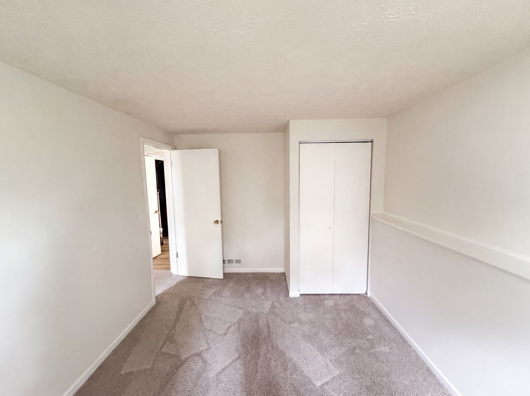 Photo 4 of 31 of 3920 Cedric Ln, Dublin, OH
