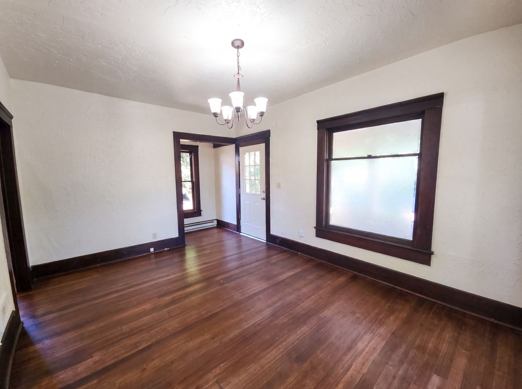 Photo 4 of 29 of 1011 Almaden St, Eugene, OR