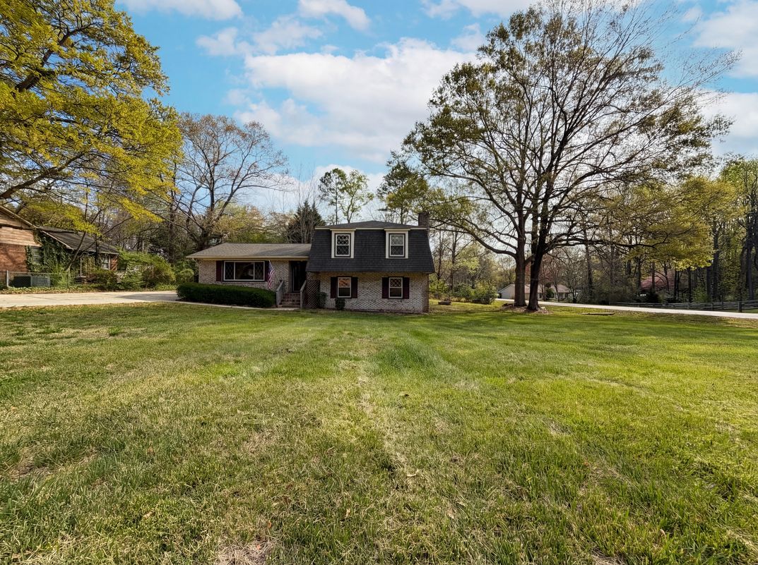 Photo 13 of 22 of 121 Pelham Ln, Fort Mill, SC