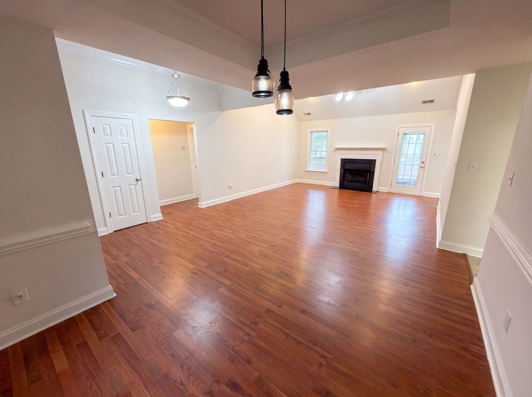 Photo 3 of 19 of 2037 Olde Towne Dr, Monroe, NC