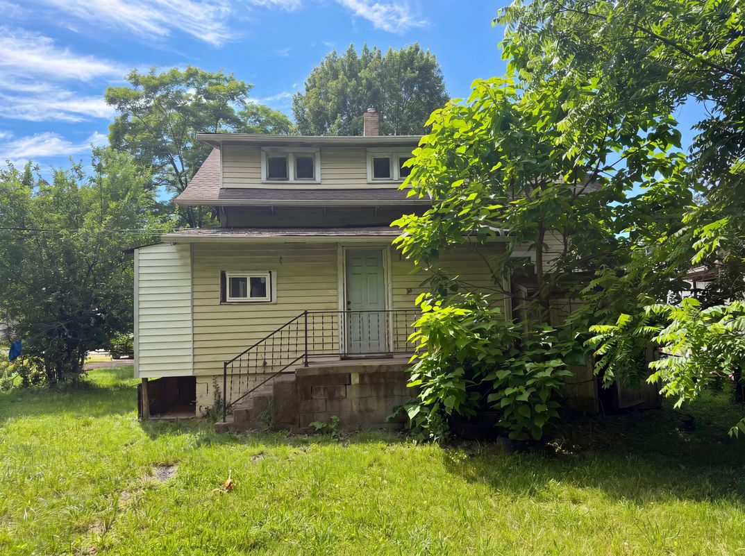 Photo 5 of 27 of 2670 Fern Ave, Columbus, OH