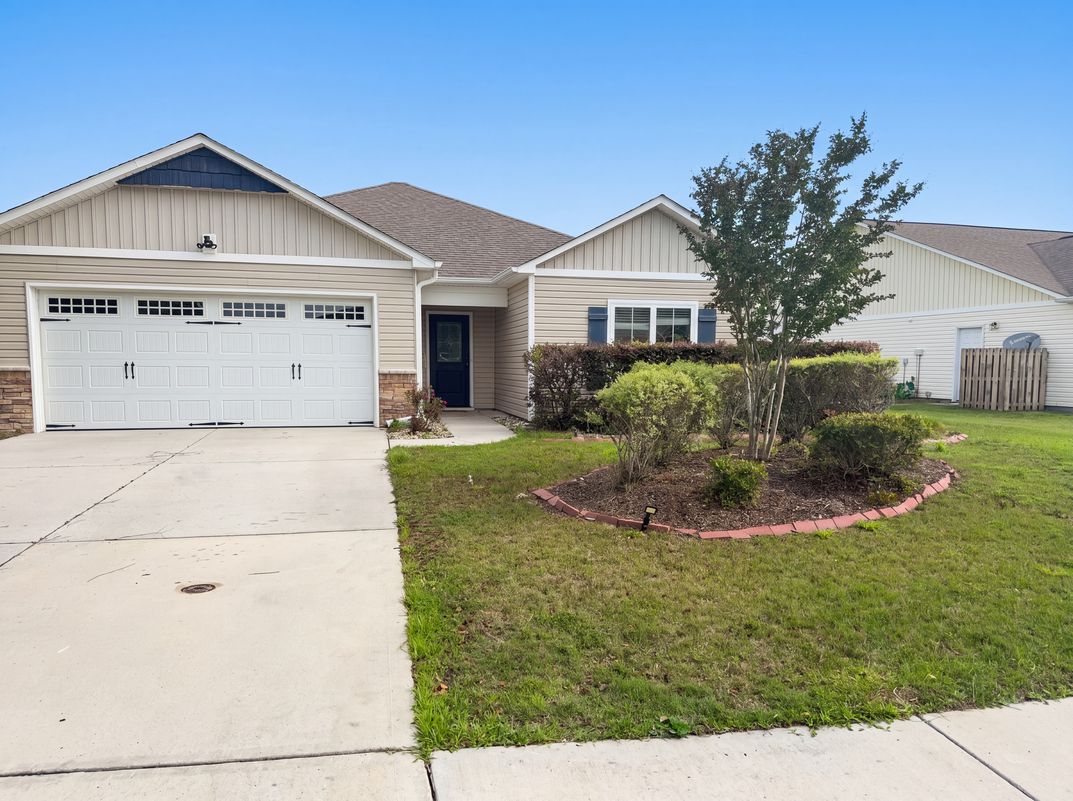 Property photo 1 of 1197 Clancy Dr NE