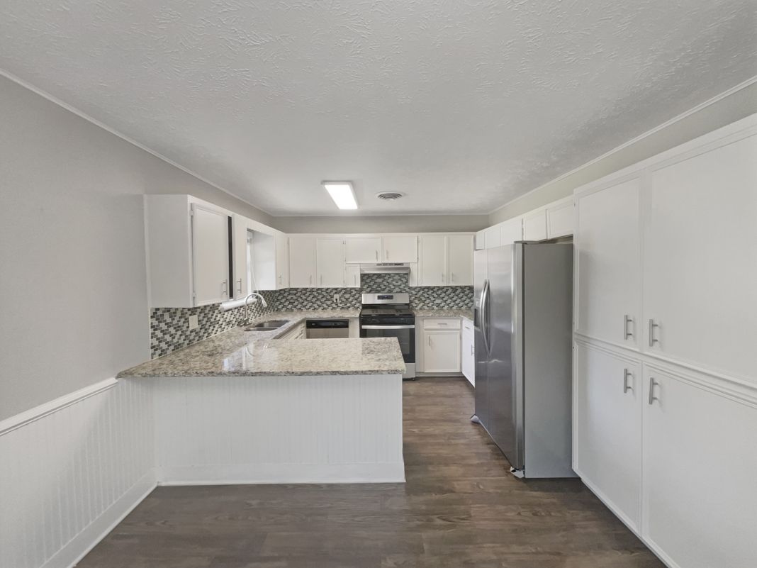 Photo 9 of 18 of 1105 E 17th St, Georgetown, TX