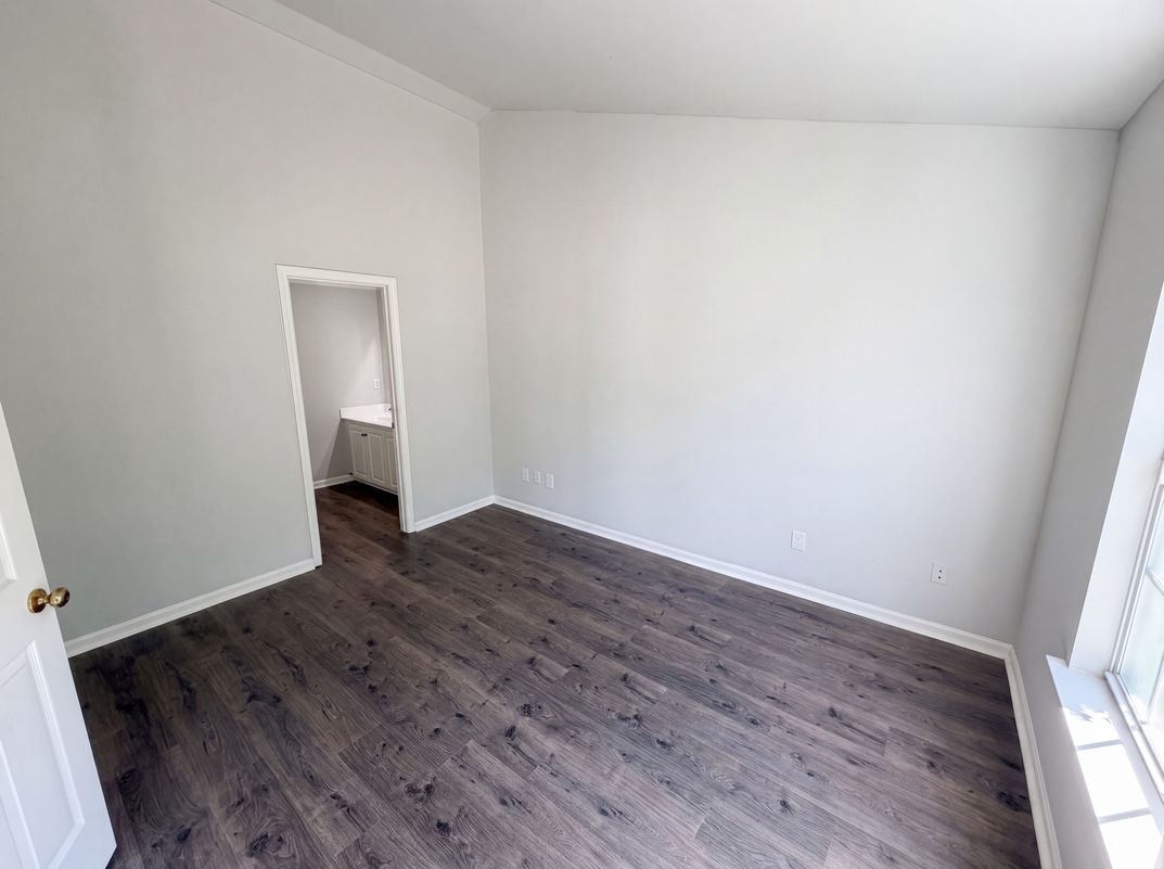 Photo 18 of 23 of 2405 Celosia Dr, Charlotte, NC