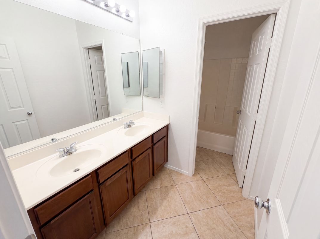 Photo 10 of 32 of 14559 W Cortez St, Surprise, AZ