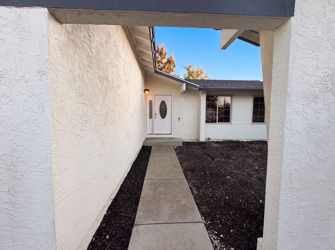Photo 12 of 17 of 112 Aster Ct, Hercules, CA