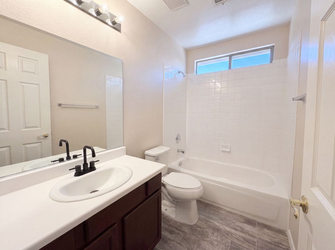Photo 13 of 41 of 7912 Quill Gordon Ave, Las Vegas, NV