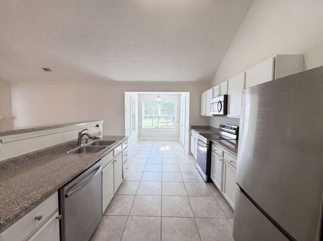 Photo 7 of 25 of 6774 Fairfax Ct, Lithonia, GA