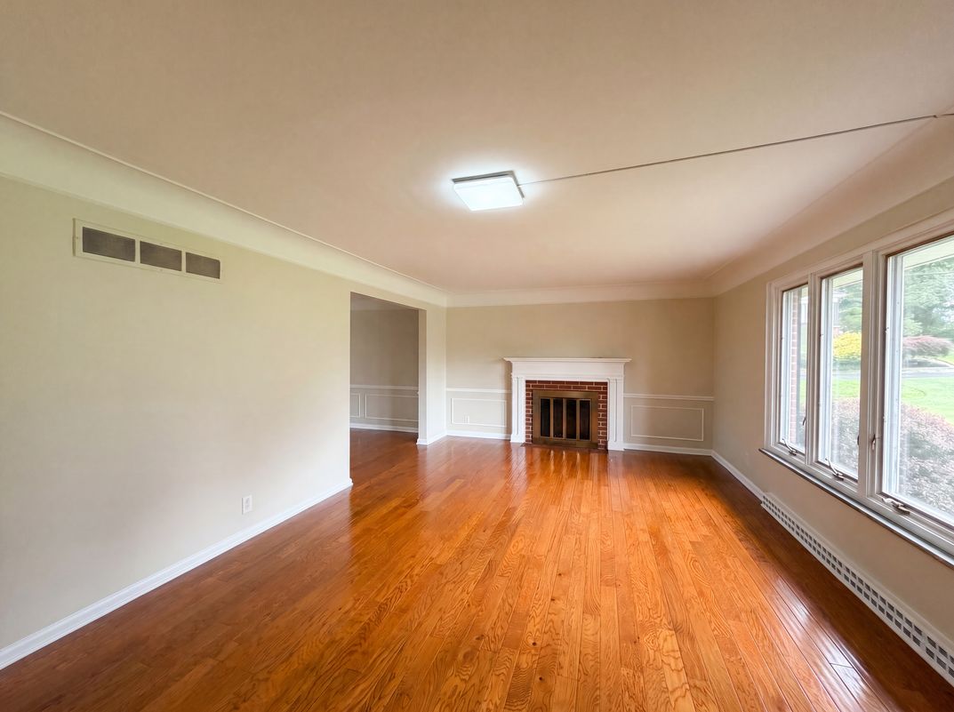 Photo 7 of 31 of 10489 Cinderella Dr, Montgomery, OH