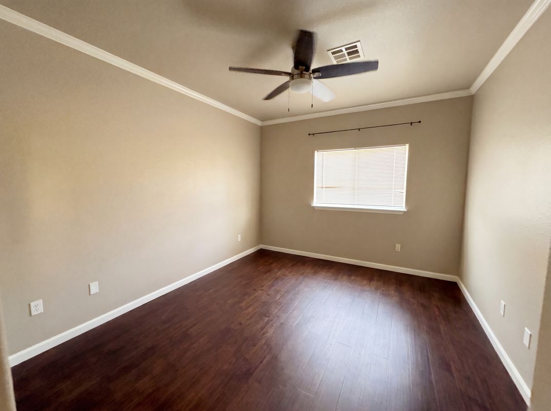 Photo 18 of 28 of 4730 E Craig Rd, Las Vegas, NV
