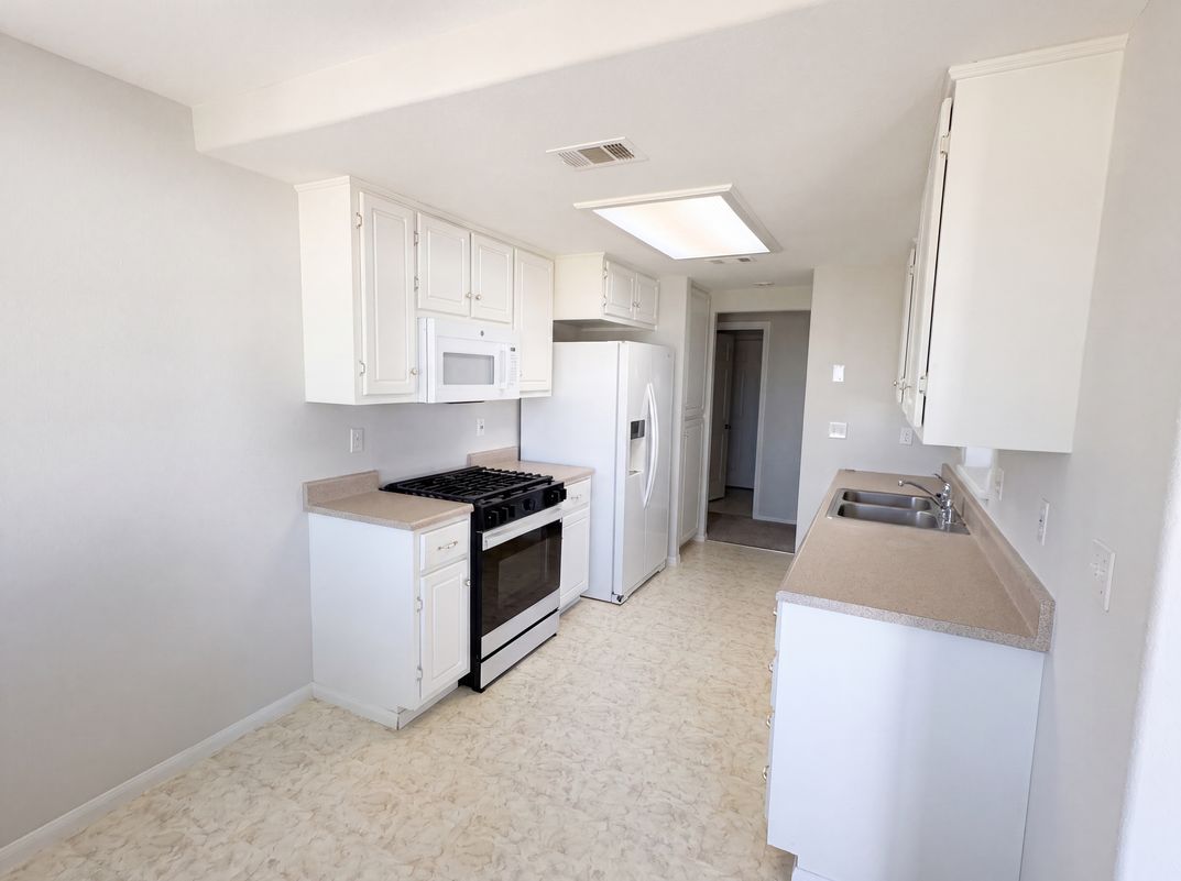 Photo 10 of 22 of 9712 Nipa Ave, California City, CA