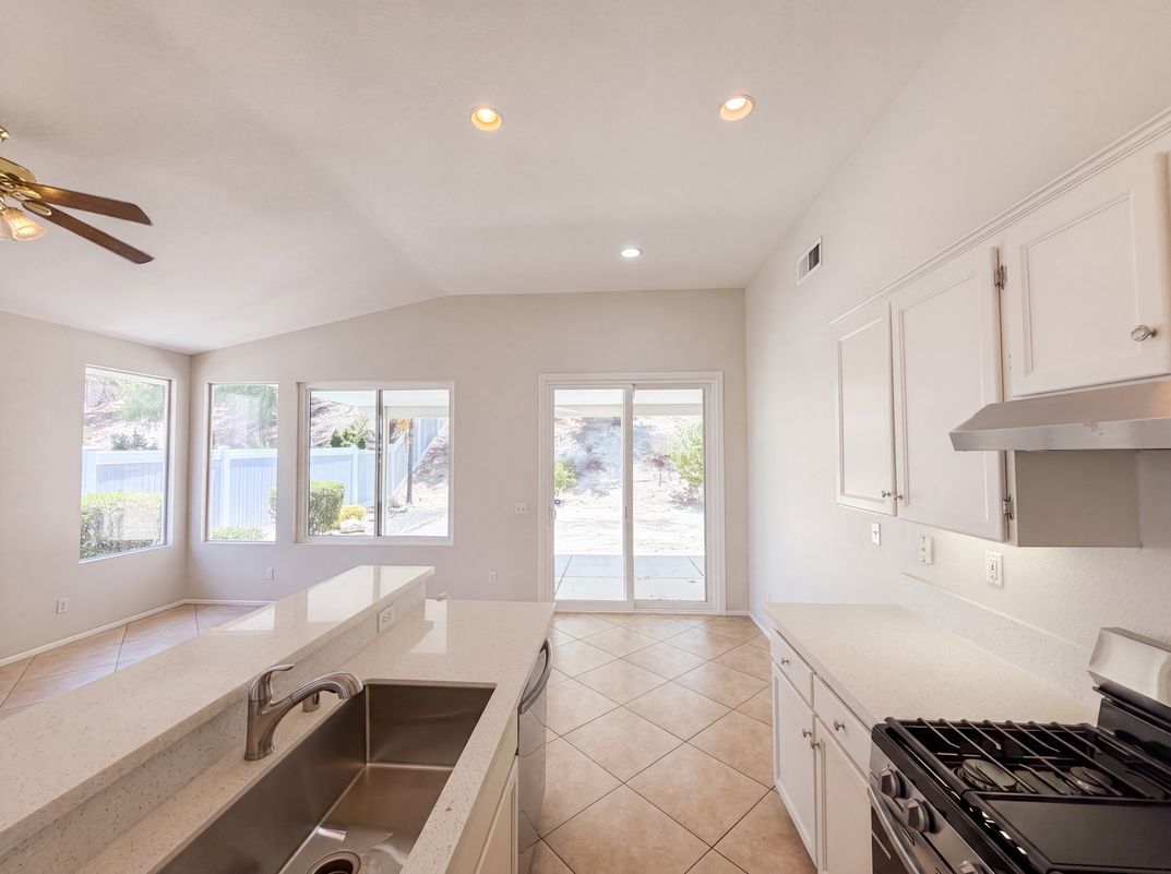 Photo 6 of 28 of 13477 Fairfield Dr, Corona, CA