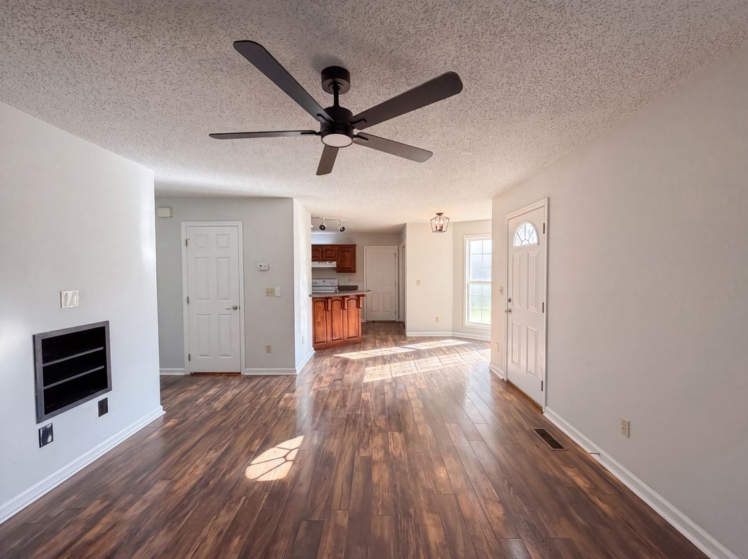 Photo 13 of 27 of 518 Glenfield Cir, Maryville, TN