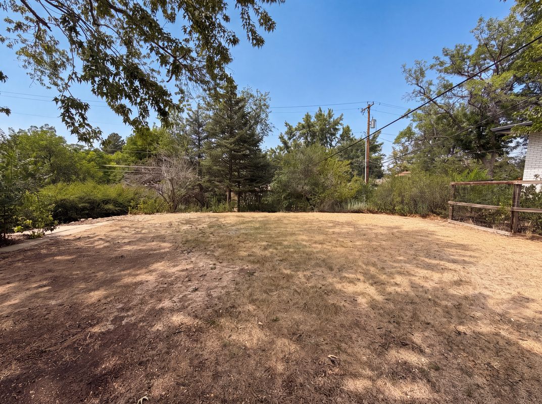 Photo 5 of 28 of 885 W 7th Avenue Dr, Broomfield, CO