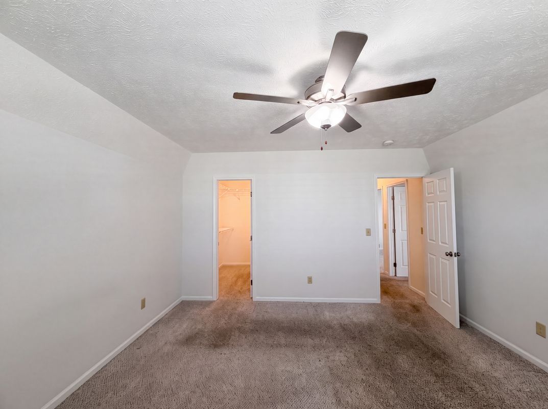Photo 12 of 20 of 159 Prestwyck Ln, Elyria, OH