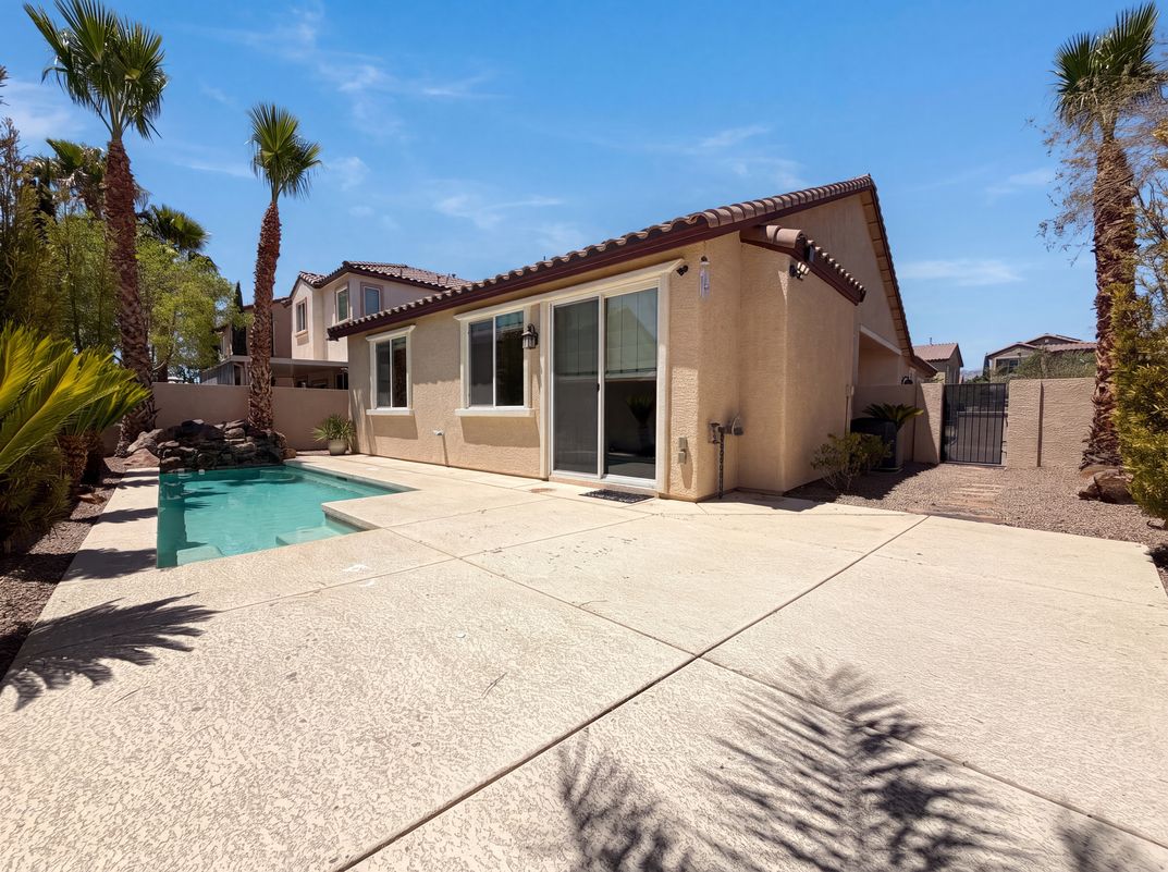 Photo 5 of 21 of 908 Baronet Dr, Las Vegas, NV