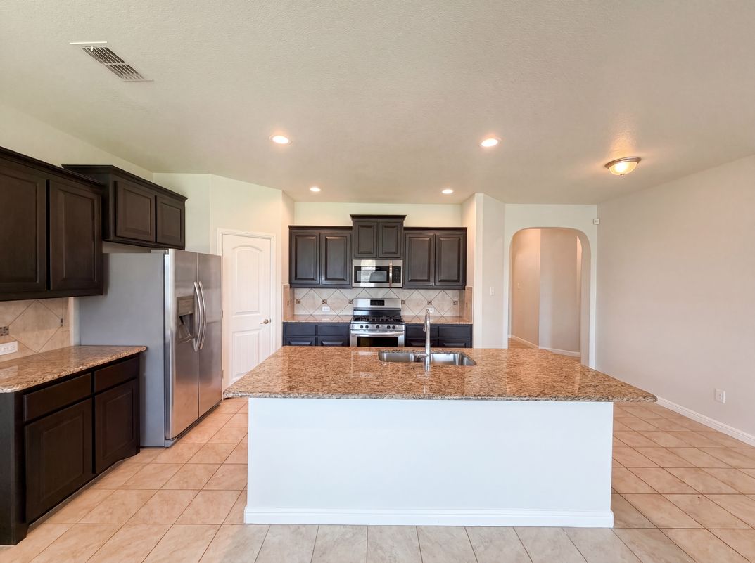 Photo 7 of 21 of 4312 Chicory Ct, Denton, TX