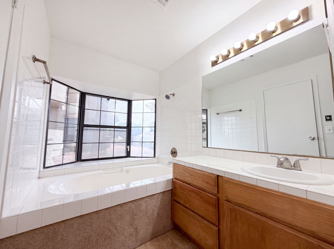 Photo 11 of 24 of 5056 Jeffreys St, Las Vegas, NV
