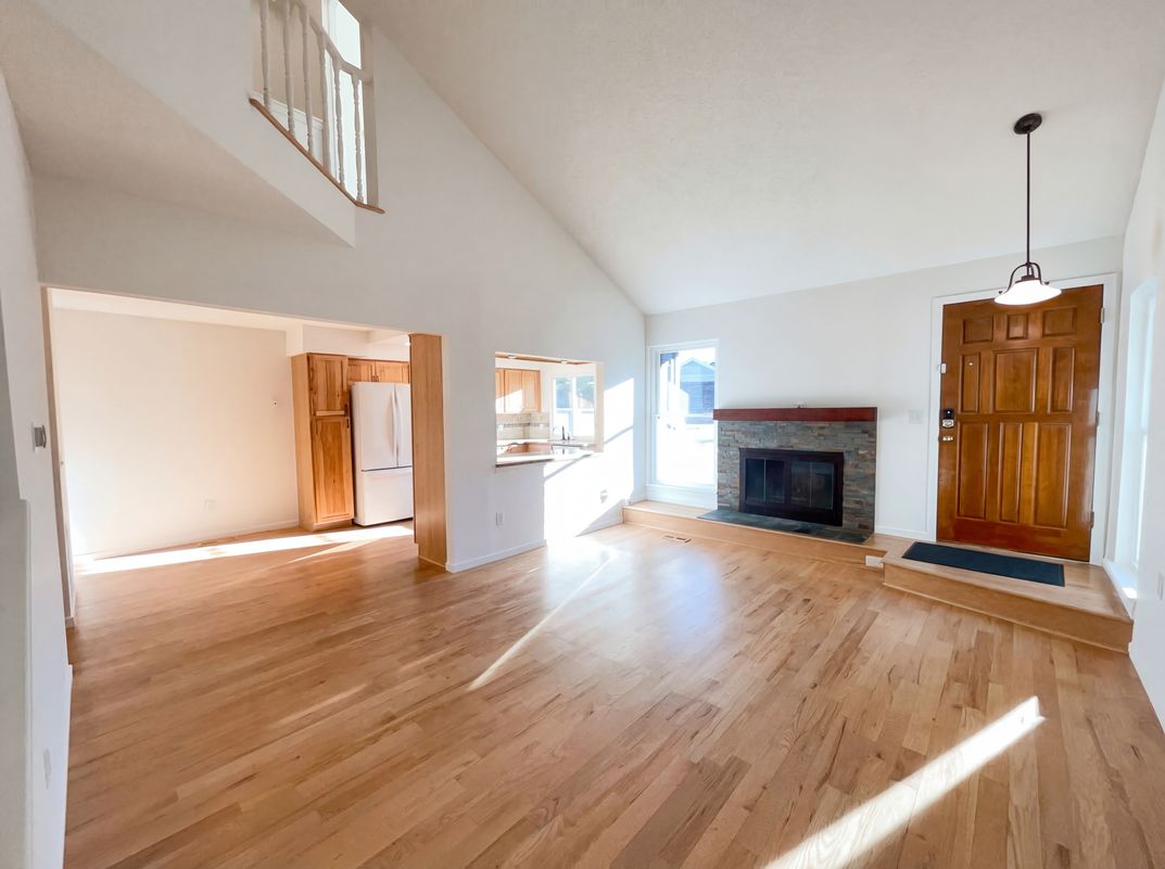 Property photo 3 of 3075 E Long Cir S