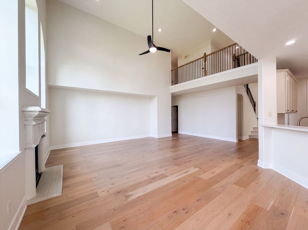 Photo 10 of 35 of 11314 Sailwing Creek Ct, Pearland, TX