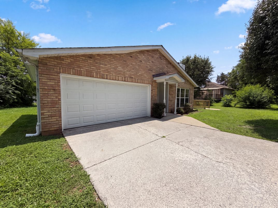 Photo 16 of 20 of 499 Holland Ridge Dr, La Vergne, TN