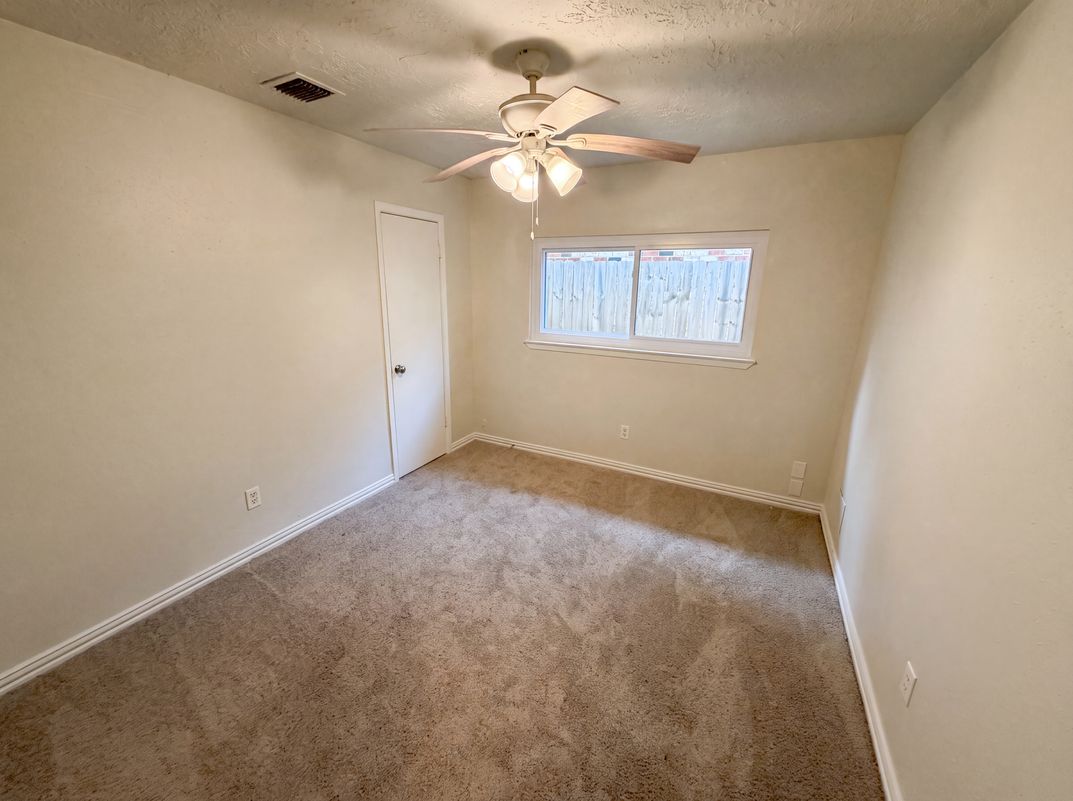 Photo 11 of 19 of 17110 Golf Club Dr, Crosby, TX