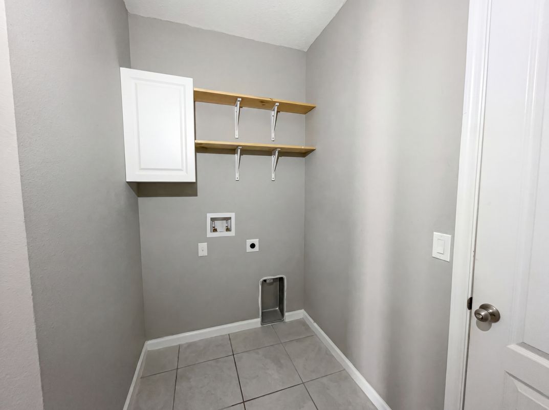 Photo 24 of 29 of 2526 W End Dr, Saint Cloud, FL