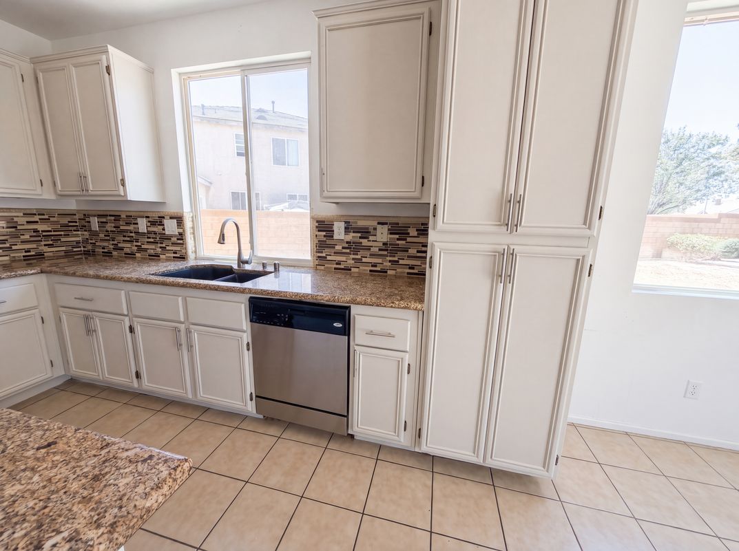 Photo 12 of 28 of 3147 W Lingard St, Lancaster, CA