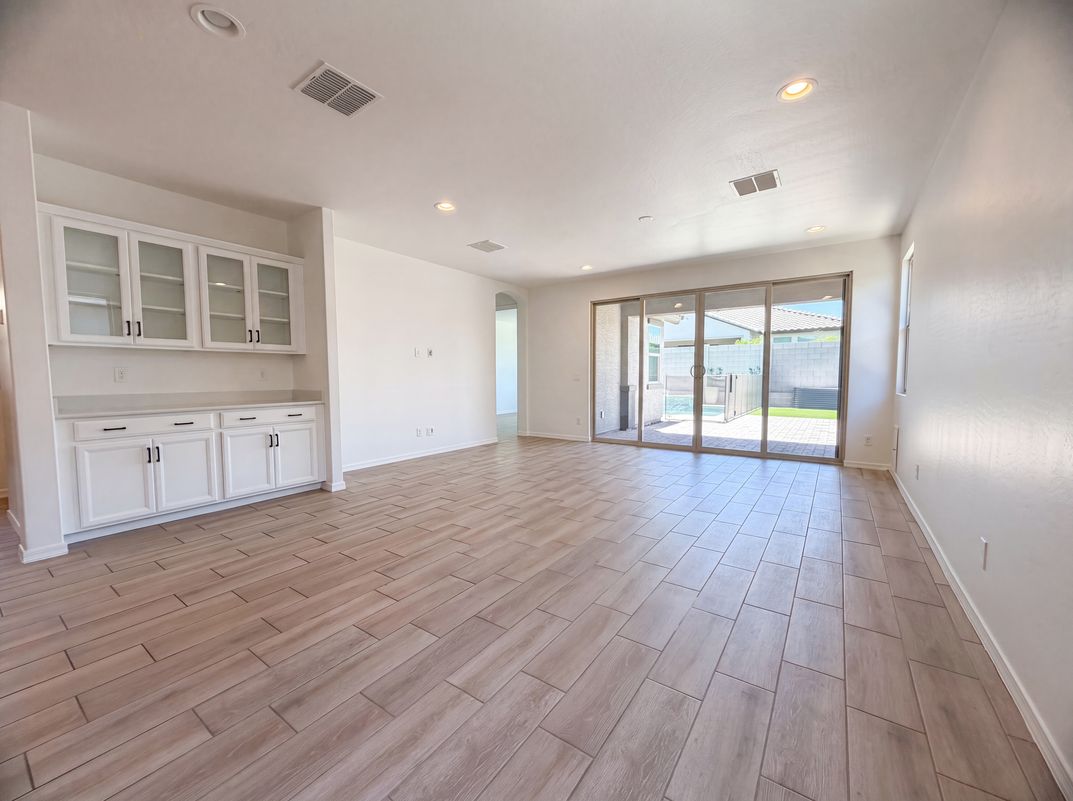 Photo 3 of 17 of 2831 W Rainbow Dr, San Tan Valley, AZ