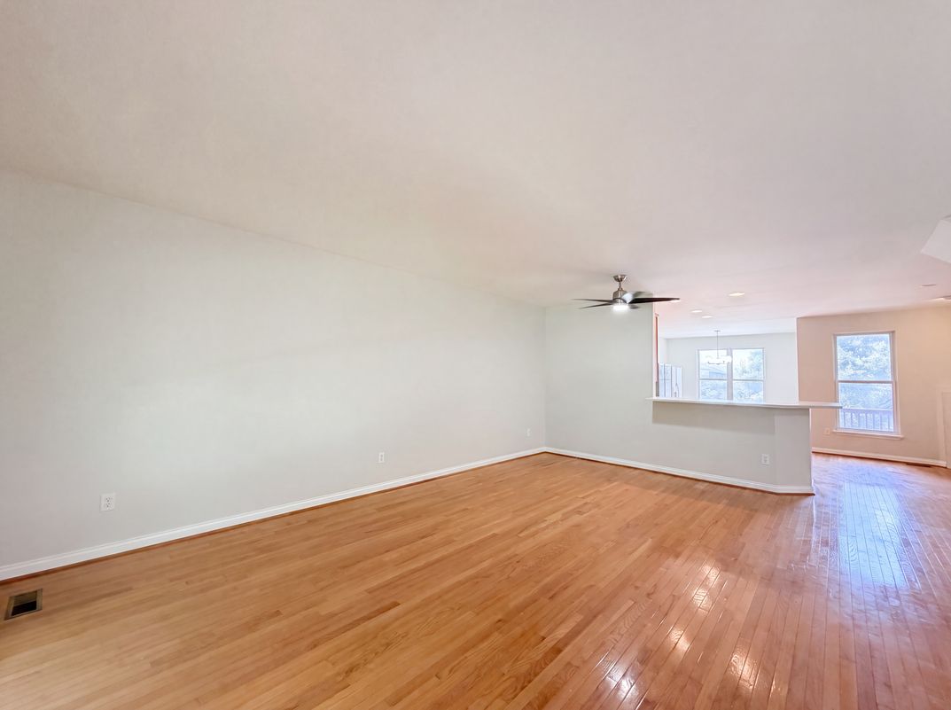 Photo 11 of 27 of 1031 Cutter St, Cincinnati, OH