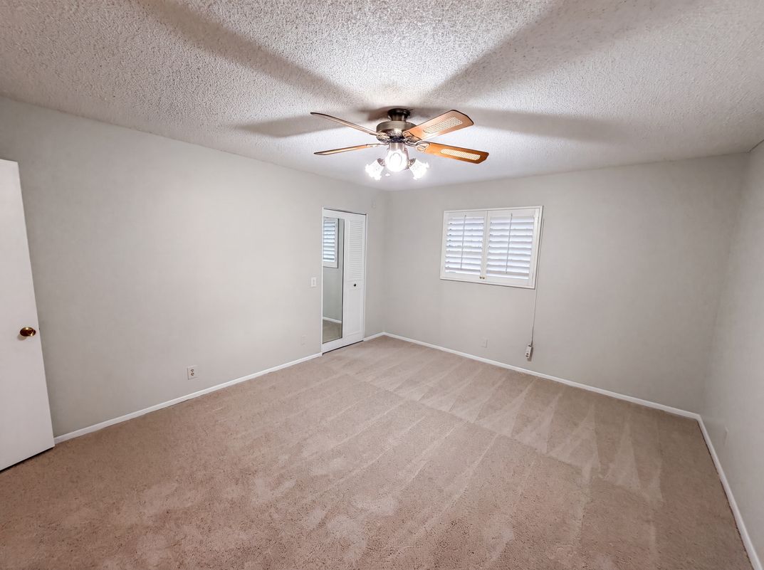 Photo 14 of 22 of 601 Palomar Dr, Hemet, CA