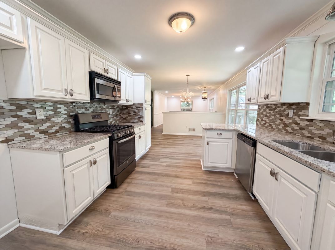 Property photo 3 of 1909 Wisterwood Dr