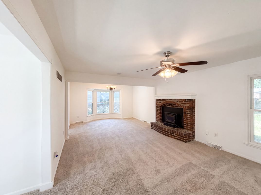 Photo 3 of 22 of 205 NE 1st Street Ter, Blue Springs, MO