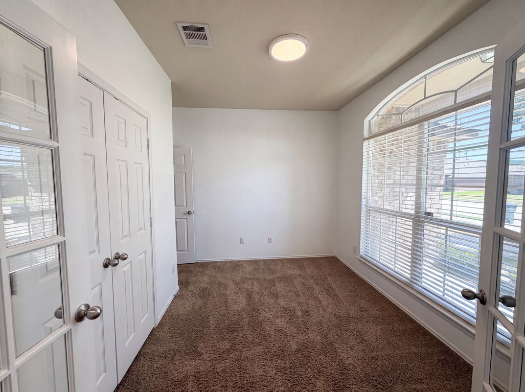 Photo 12 of 18 of 9301 Cricket Dr, Killeen, TX