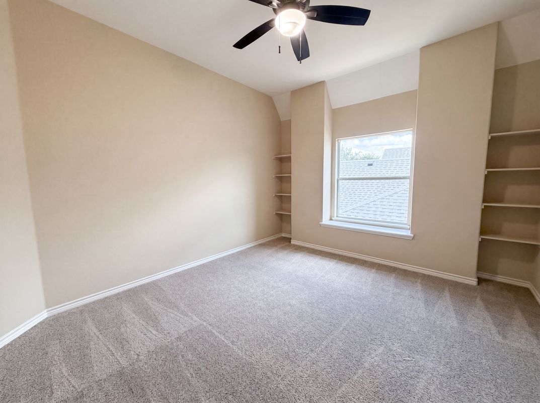 Photo 12 of 25 of 8613 Sunwood Ct, Fort Worth, TX