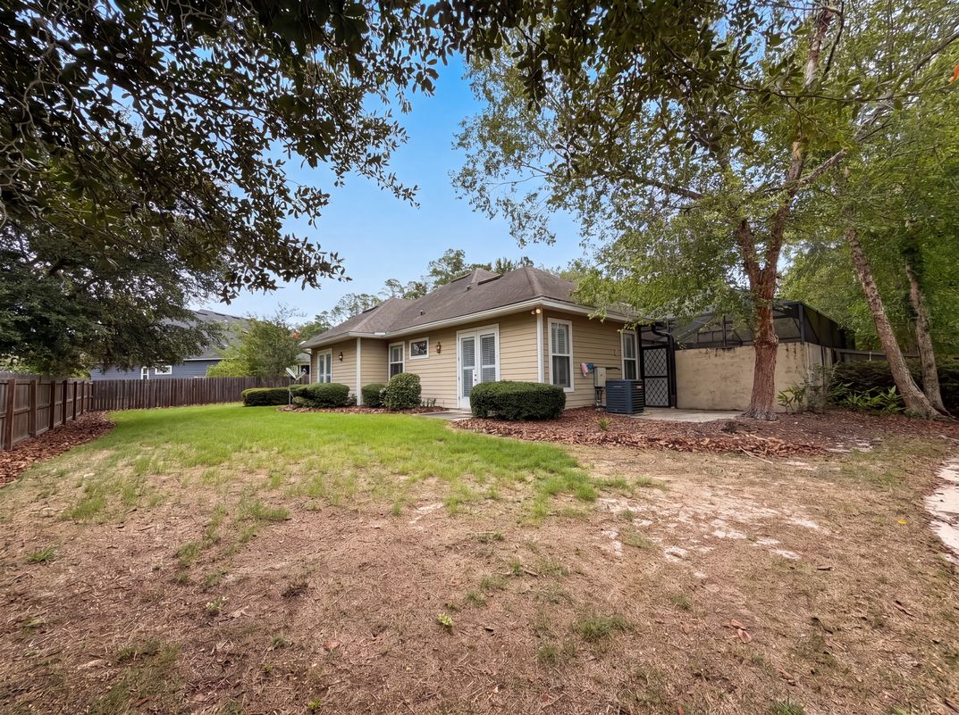 Photo 5 of 33 of 13478 NW 9th Rd, Newberry, FL