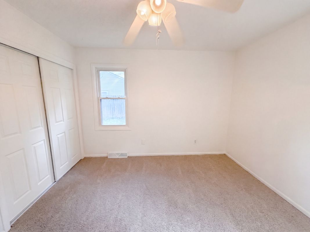 Photo 4 of 22 of 11121 Herrick Ave, Kansas City, MO