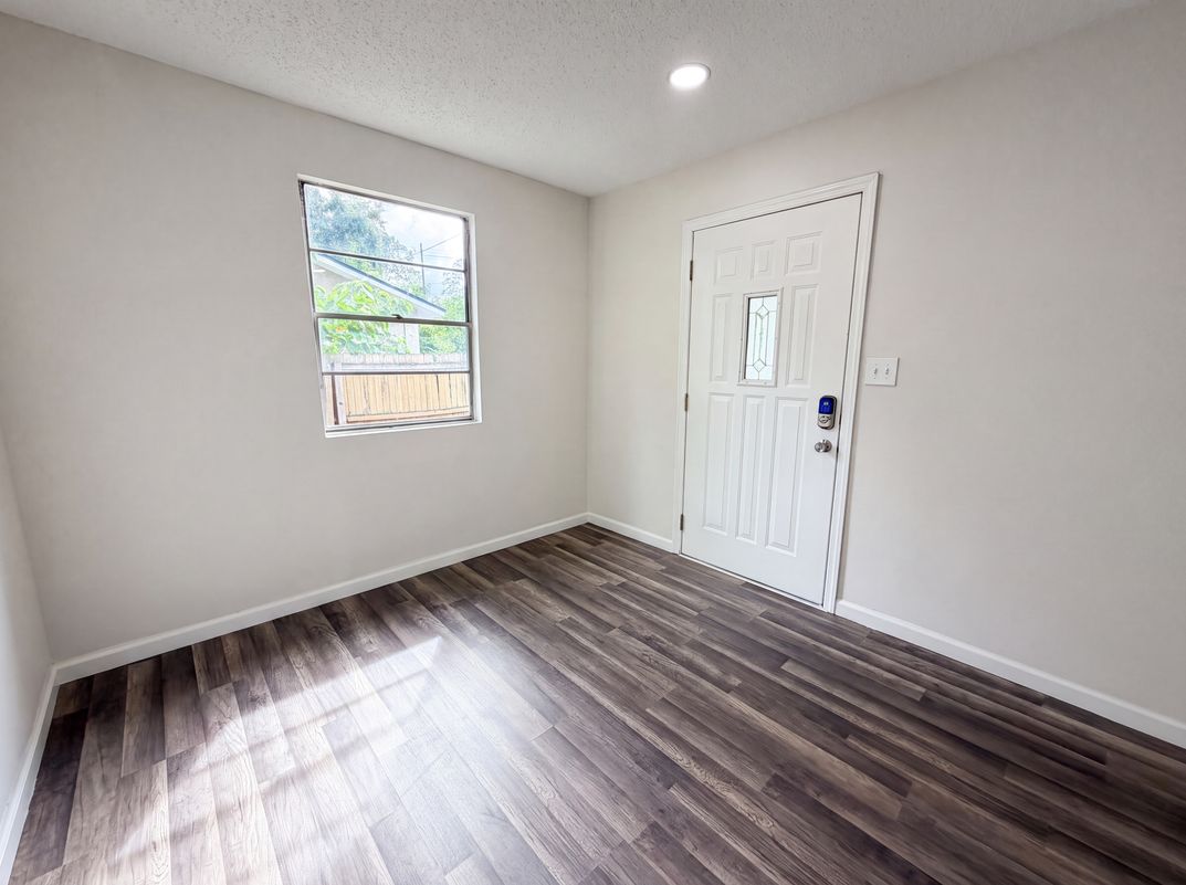 Photo 7 of 21 of 1340 Ottawa Ave, Jacksonville, FL