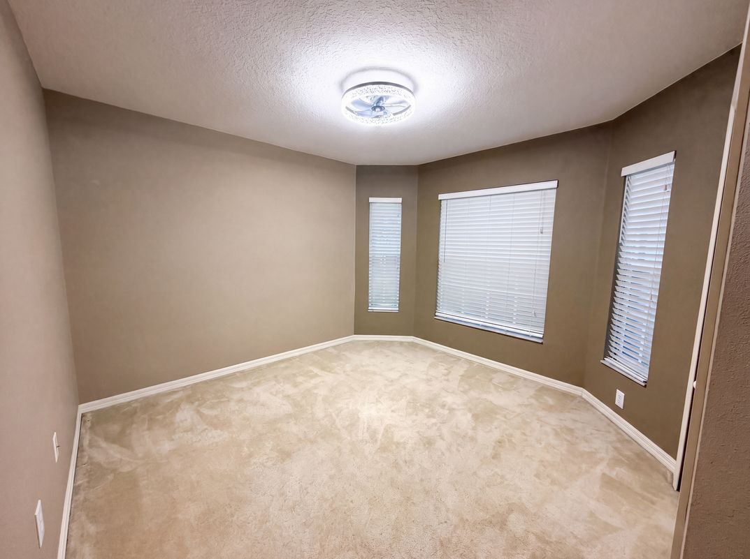 Photo 10 of 22 of 6941 Crown Lake Dr, Gibsonton, FL