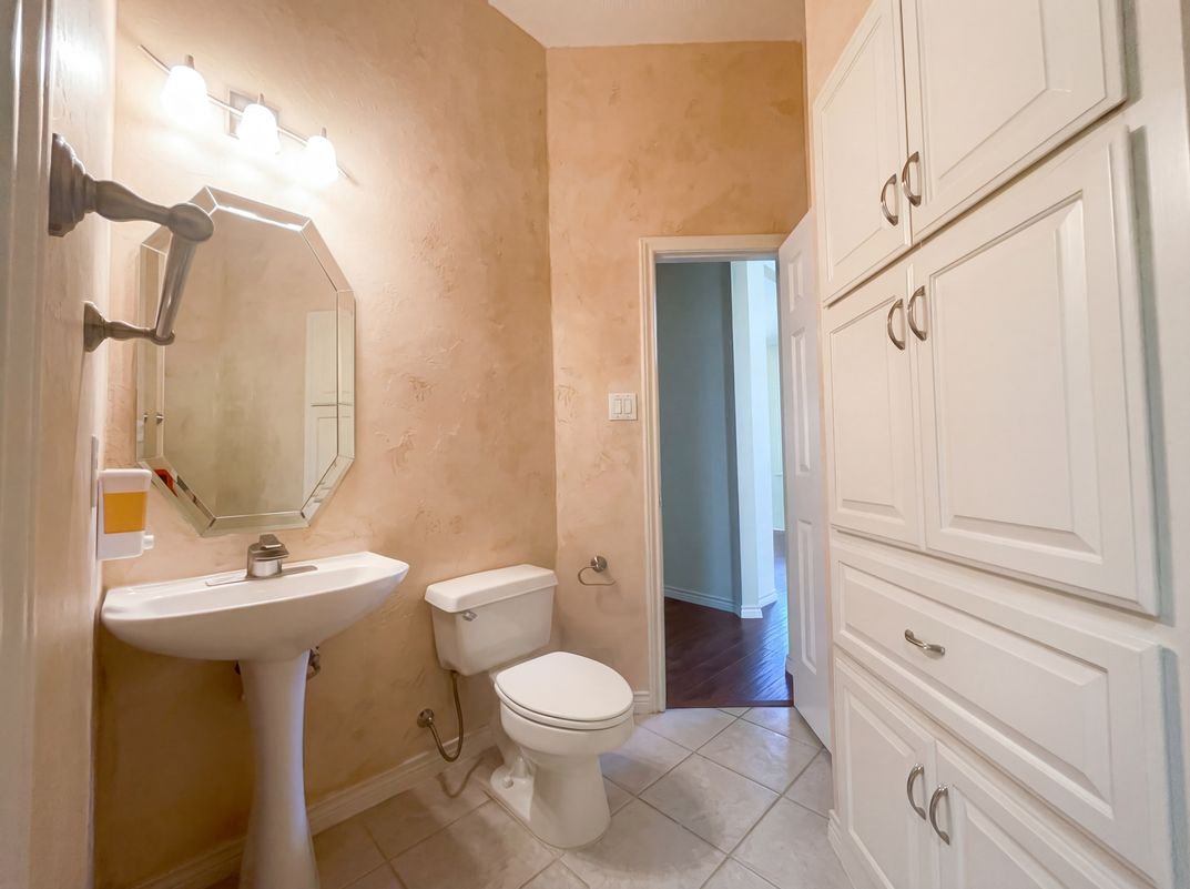 Photo 18 of 26 of 2741 Barrington Dr, Plano, TX
